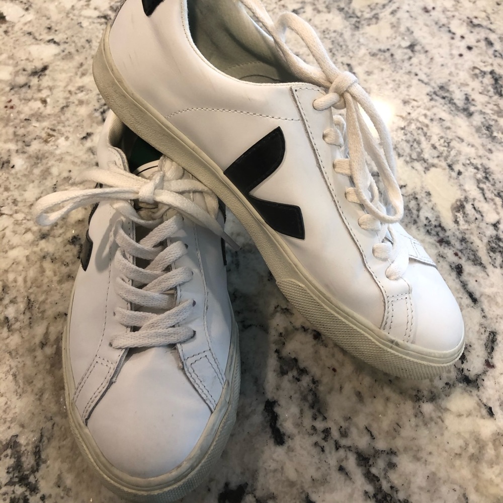 FASHION BLOGGERS favorite Veja Esplar Sneaker